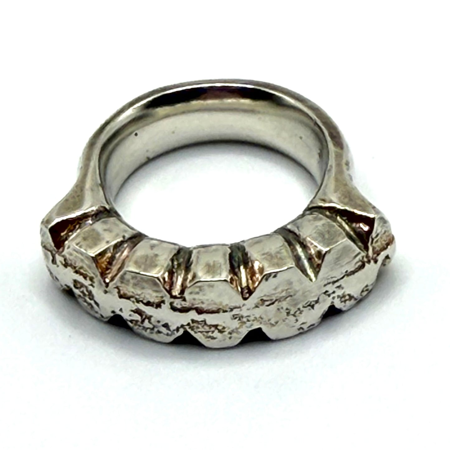 Solid Zig Zag Ring