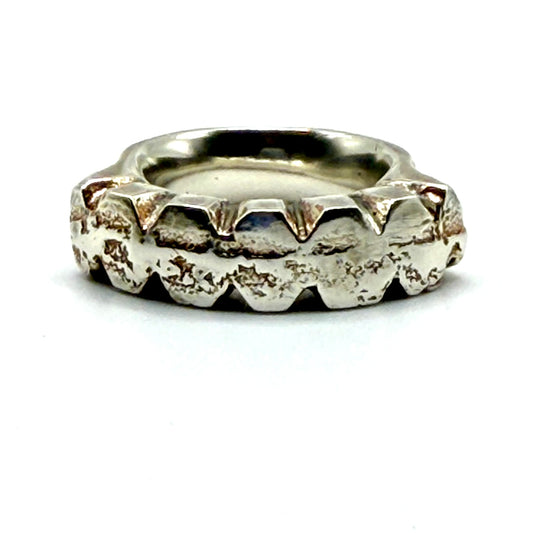 Solid Zig Zag Ring